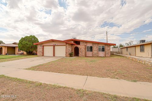 3229 E Glen Dr, El Paso, TX, 79936-1901 | Card Image