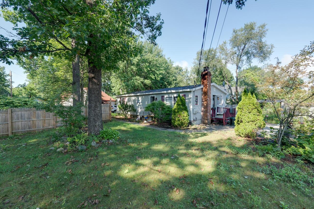 Hewey St, Sanford, ME 04073