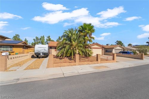 613 Valley View Dr, Henderson, NV, 89002-8405 | Card Image