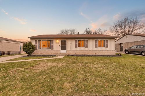 31674 Grove, Fraser, MI, 48026-3604 | Card Image