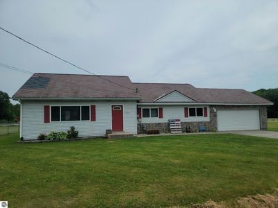 925 S Loxley Road, House other with 5 bedrooms, 1 bathrooms and null parking in Houghton Lake MI | Image 2