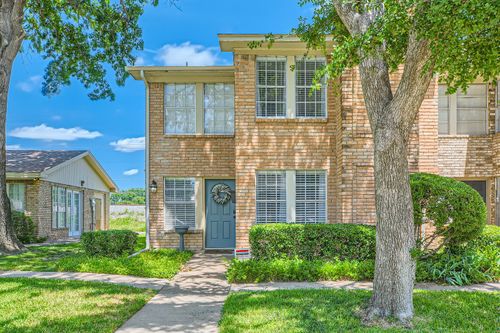 511 Towne House Ln, Richardson, TX, 75081-3529 | Card Image