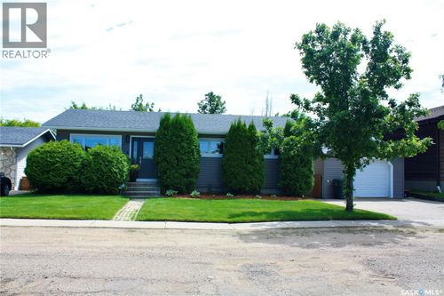 208 James St, Corman Park, SK, S0K1A0 | Card Image