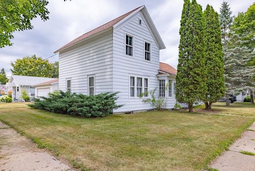 300 N Stuyvesant St, Merrill, WI, 54452-1582 | Card Image
