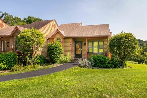 5 Oak Glen Dr, Galena, IL, 61036-8667 | Card Image