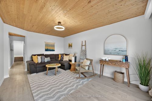 57 Maria St, Penetanguishene, ON, L9M1L3 | Card Image