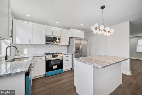 1010 Flanders Rd, PHILADELPHIA, PA, 19151-3012 | Card Image