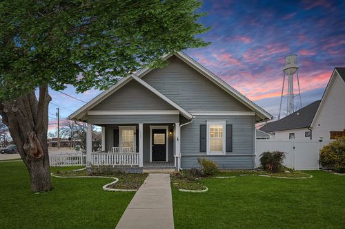 111 S Pine St, Roanoke, TX, 76262-6638 | Card Image