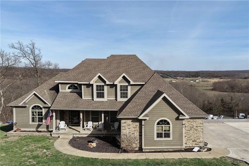 17384 Blue Moon Ln, Tonganoxie, KS, 66086-3303 | Card Image