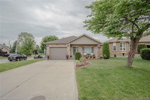 78 Philomena Dr, Hamilton, ON, L9B2K2 | Card Image