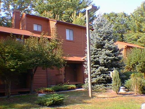 509 Wales Ct, Bushkill, PA, 18324-8772 | Card Image
