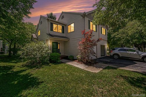 1390 Patricia Ave, Ann Arbor, MI, 48103-2639 | Card Image