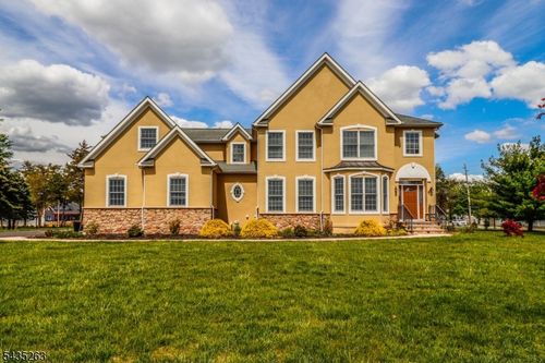 2 Brenner Ct, Somerset, NJ, 08873-5240 | Card Image