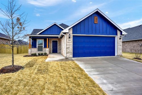 1304 Saratoga Dr, Sherman, TX, 75092-3372 | Card Image