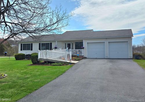 5 Meadows Ct, Staatsburg, NY, 12580-5512 | Card Image