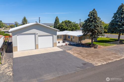 104 W Washington St, Coulee City, WA, 99115-5122 | Card Image