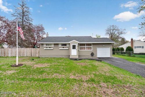 117 Locust Park, Colonie, NY, 12205-2313 | Card Image