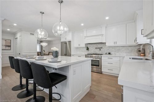 18 Keys Cres, Guelph, ON, N1G5J7 | Card Image