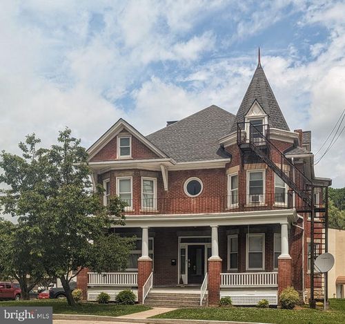 1-andamp-2-233 E Pitt St, BEDFORD, PA, 15522-1324 | Card Image