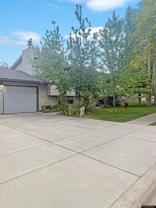 203 Florence Ave, Evanston, WY, 82930-5119 | Card Image