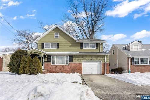 15 Garden St, Bergenfield, NJ, 07621-2711 | Card Image