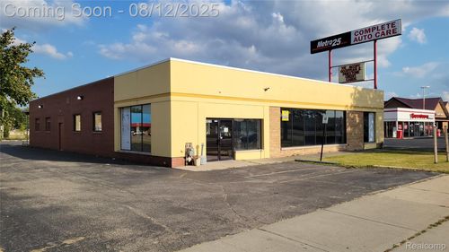 19276 Middlebelt Rd, Livonia, MI, 48152-2102 | Card Image