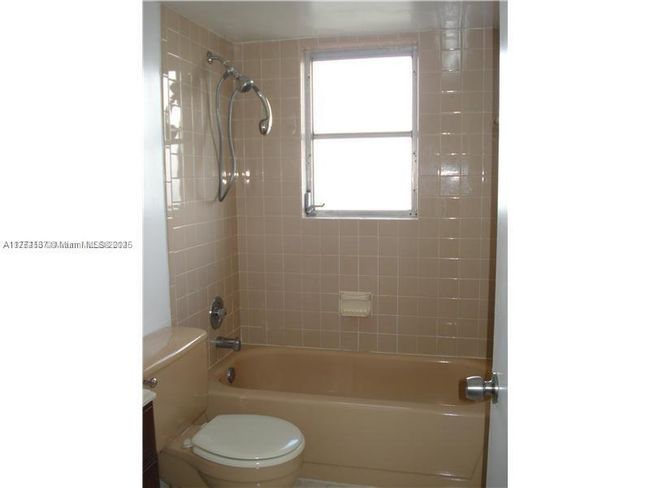 APT-408 - 8740 N Sherman Cir, Condo with 2 bedrooms, 2 bathrooms and null parking in Miramar FL | Image 5