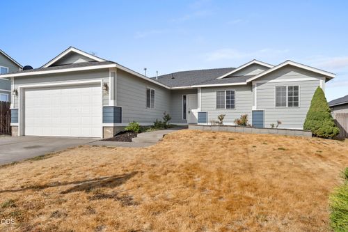 2623 Ne 6th Drive, Redmond, OR, 97756 | Card Image