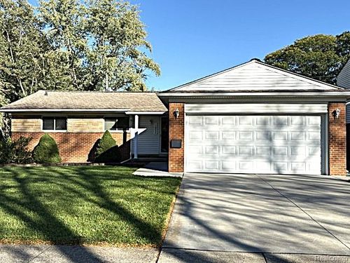 10845 Melbourne Avenue, Allen Park, MI, 48101 | Card Image