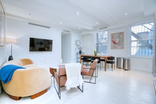 6r-43 W 27th St, New York, NY, 10001-6924 | Card Image