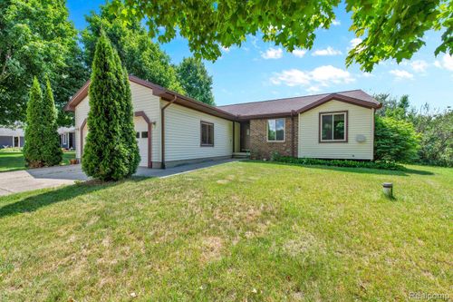 3447 Woodvalley Dr, Lapeer, MI, 48446-8734 | Card Image