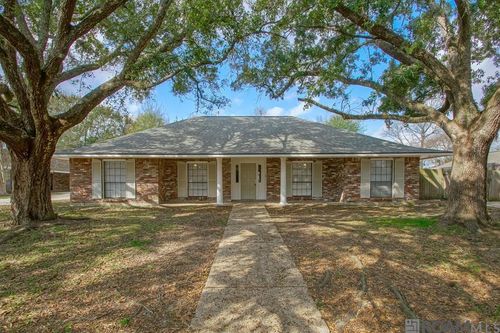 3910 Pine Park Dr, Baton Rouge, LA, 70809-2396 | Card Image