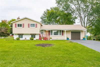 116 Shell Edge Drive, House other with 3 bedrooms, 1 bathrooms and null parking in Henrietta NY | Image 1