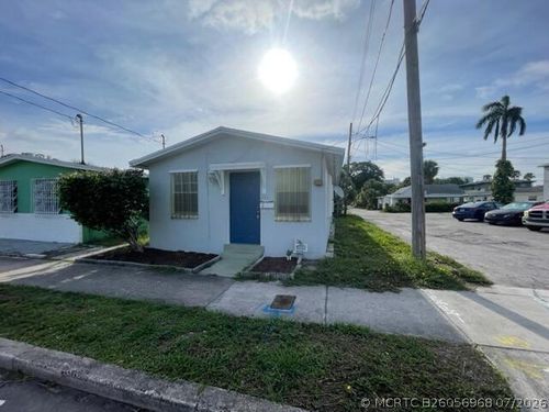 420 Douglass Ave, West Palm Beach, FL, 33401-4128 | Card Image