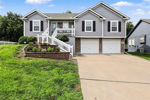 7207 E 165th St, Belton, MO, 64012-4601 | Card Image