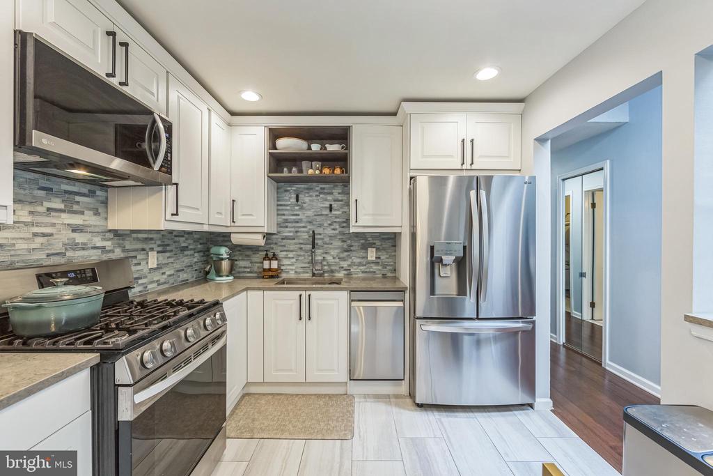 Holly Ct, Trenton, NJ 08619
