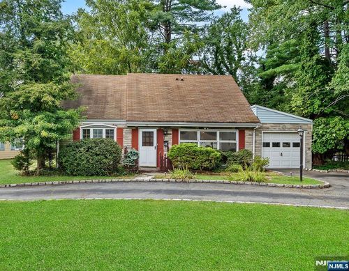 23 Carlisle Dr, Livingston, NJ, 07039-3820 | Card Image