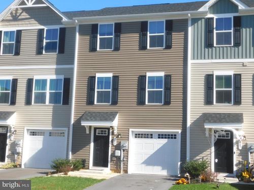 103 Rhea Dr, MARTINSBURG, WV, 25403-1706 | Card Image