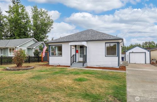 837 Myrtine St, Enumclaw, WA, 98022-2530 | Card Image