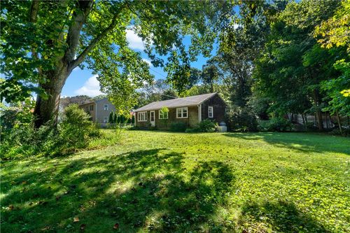 430 Pond St, South Kingstown, RI, 02879-4013 | Card Image