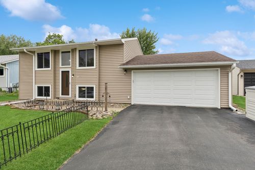 112502 Washington Ln, Chaska, MN, 55318-1427 | Card Image