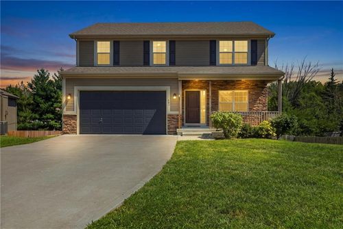 408 Sunflower Dr, Raymore, MO, 64083-7813 | Card Image