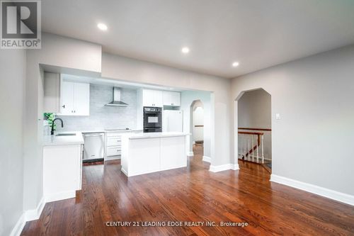 393 Canal Rd, Bradford, ON, L3Z4C4 | Card Image