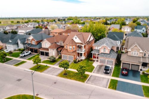 62 Cachet Blvd, Whitby, ON, L1M2E2 | Card Image