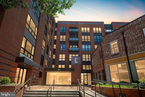 611-200 Garrett St, CHARLOTTESVILLE, VA, 22902-5692 | Card Image