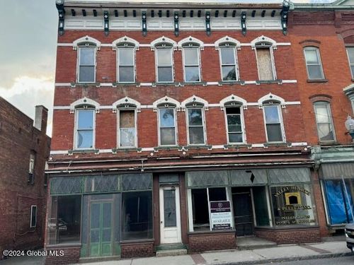 59 Church St, Hoosick Falls, NY, 12090-1667 | Card Image