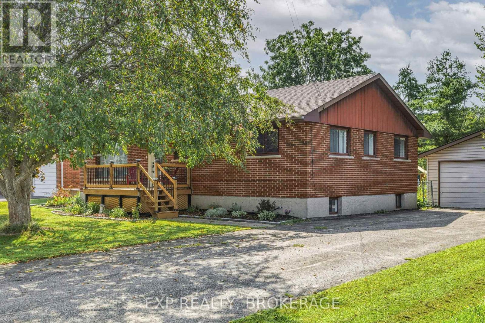 Residential in Kingston (City North of 401)