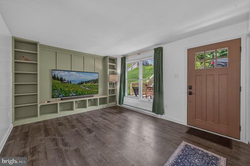 28 E E St, BRUNSWICK, MD, 21716-1421 | Card Image