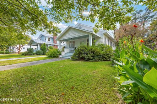 403 N Broad St, Edenton, NC, 27932-1926 | Card Image