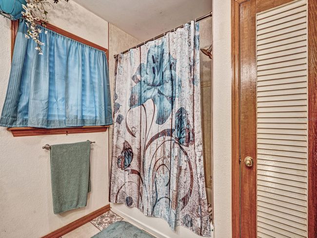 Bathroom 2 | Image 24